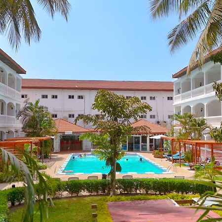 Sarges Hotel Serrekunda Exterior photo