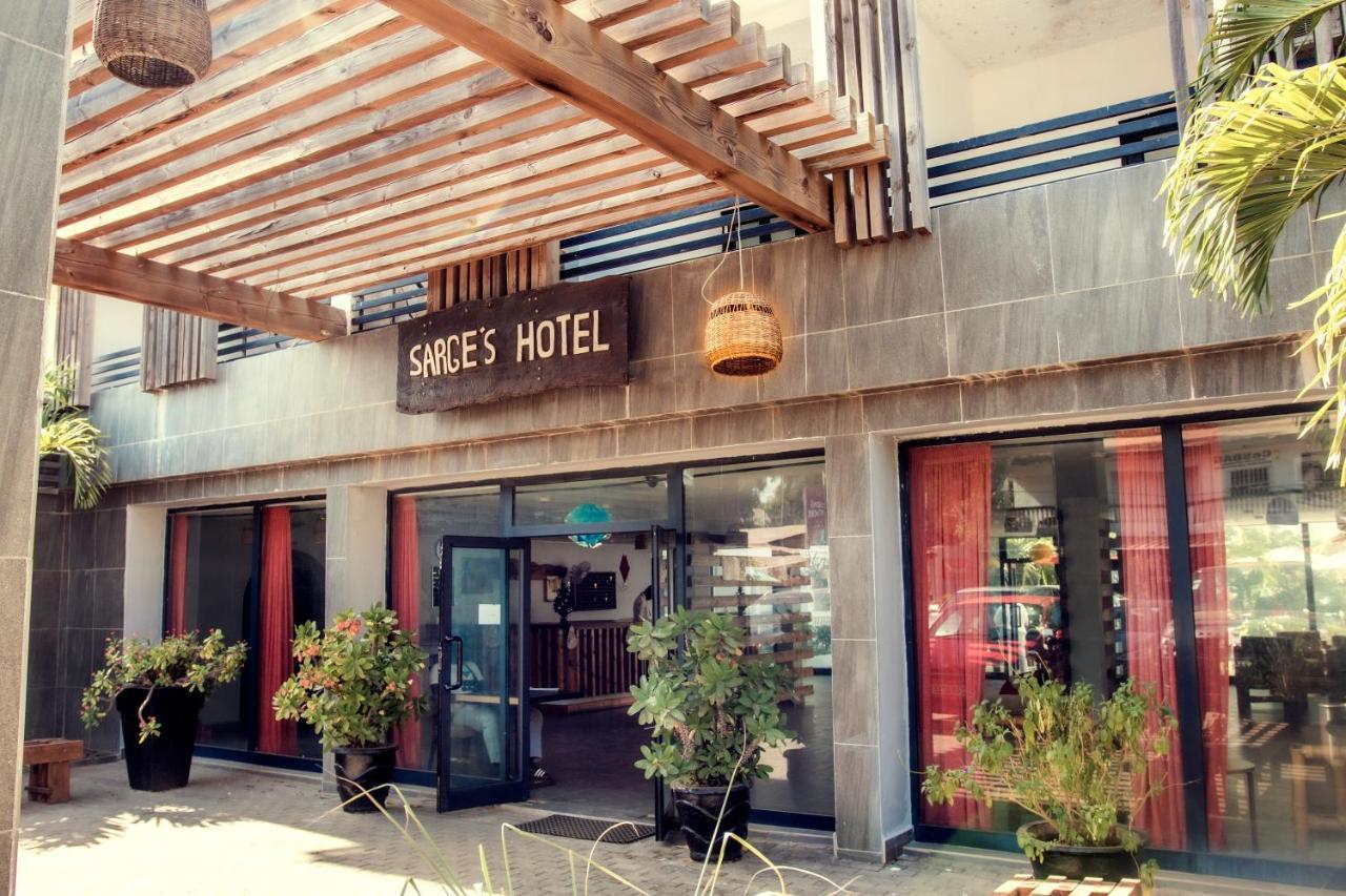 Sarges Hotel Serrekunda Exterior photo
