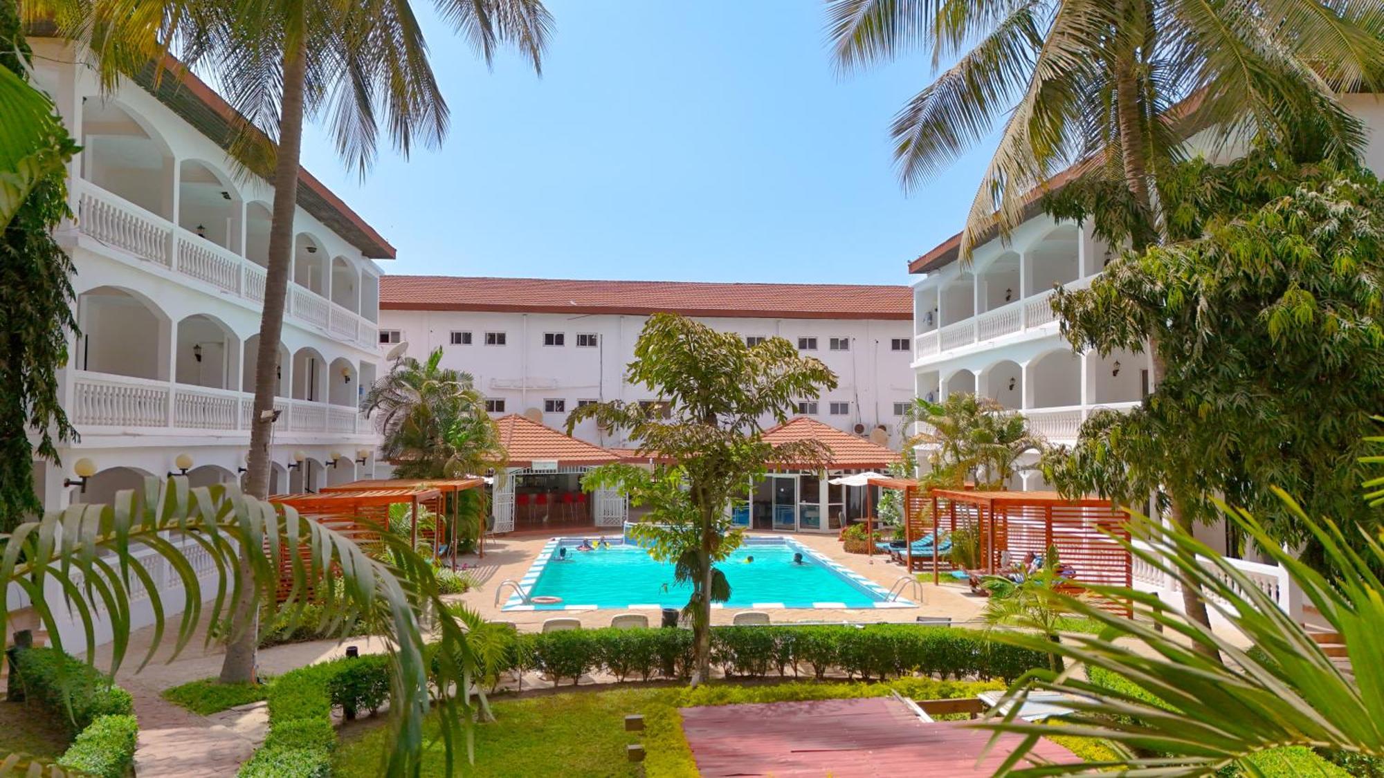 Sarges Hotel Serrekunda Exterior photo