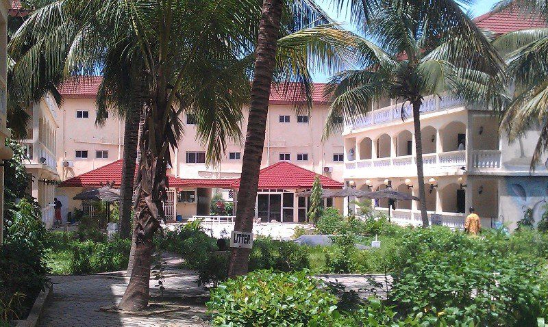 Sarges Hotel Serrekunda Exterior photo